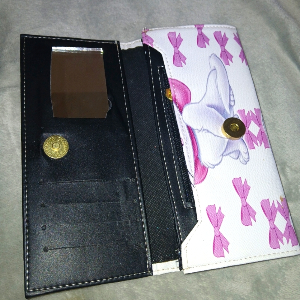 White and Pink Disney "Marie" Wallet - Picture 4 of 6
